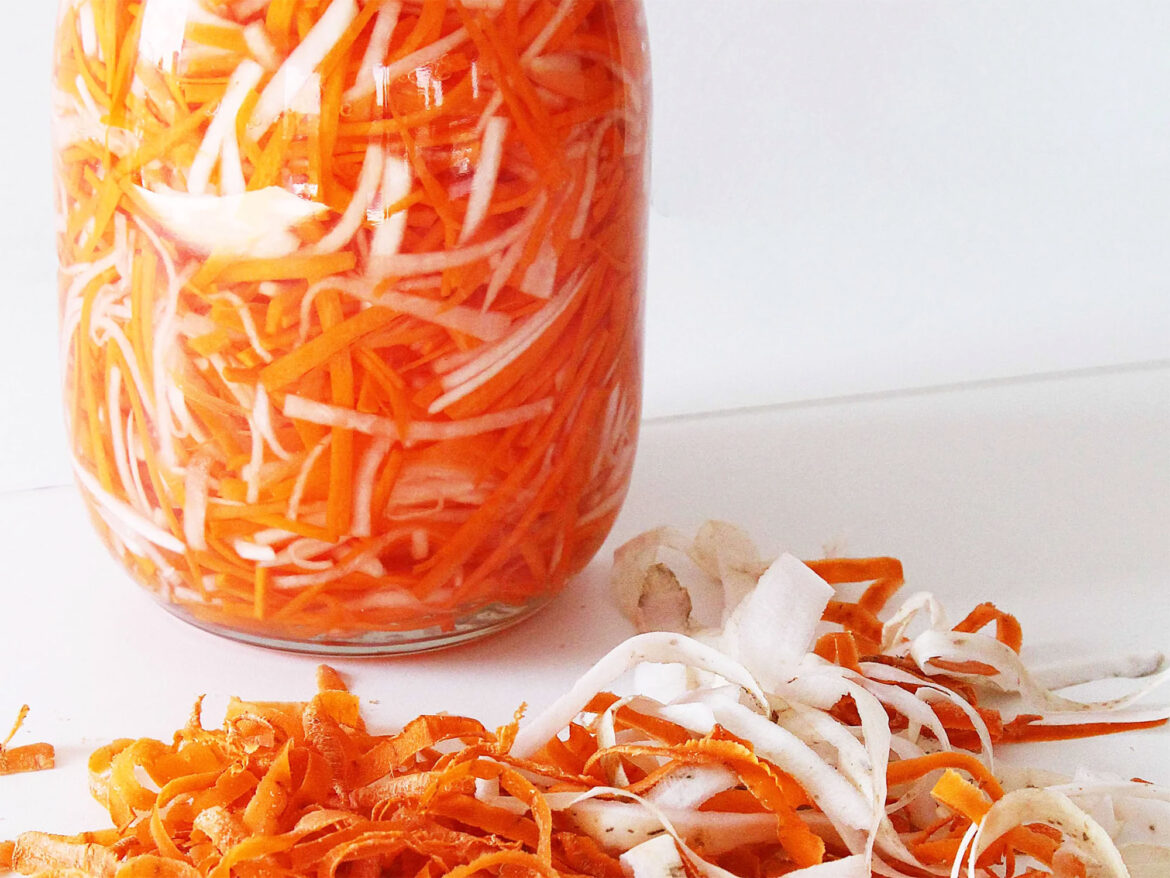 Recipe: Do Chua - Vietnamese pickled daikon and carrots