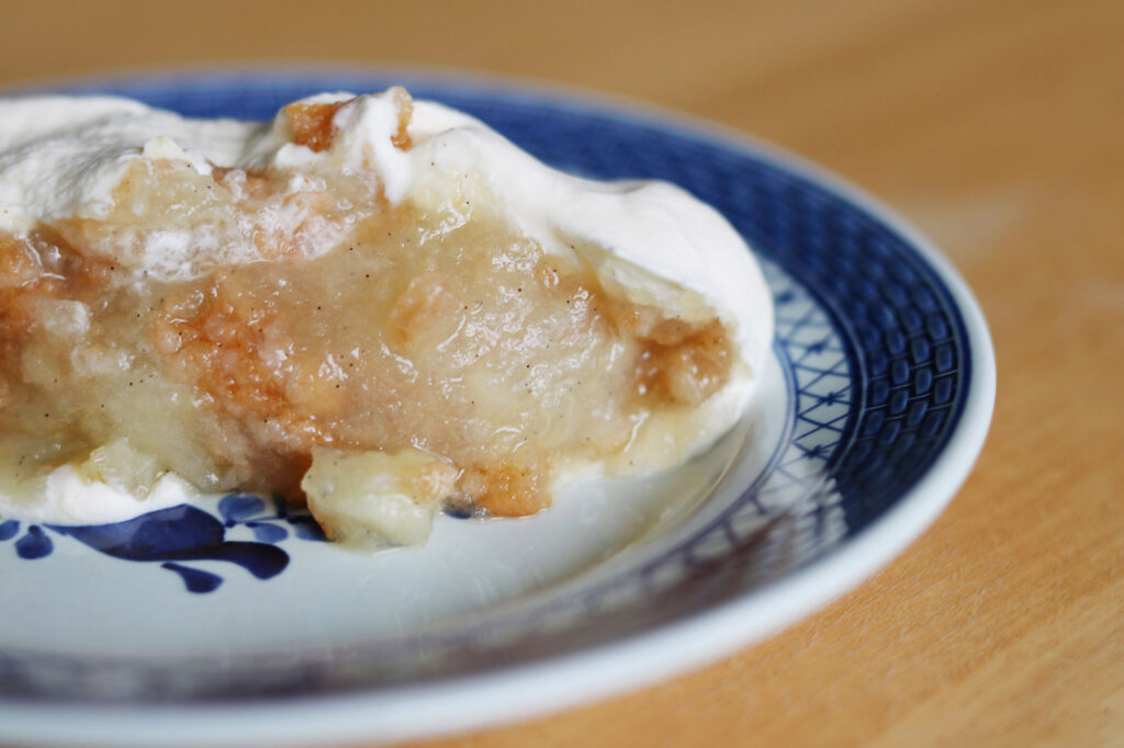 Recipe: Danish Æblekage - Traditional Danish apple dessert