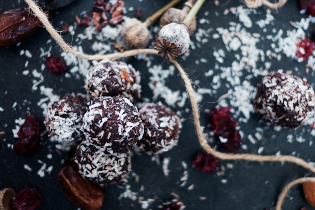 Recipe: Almost-chocolate Date Balls
