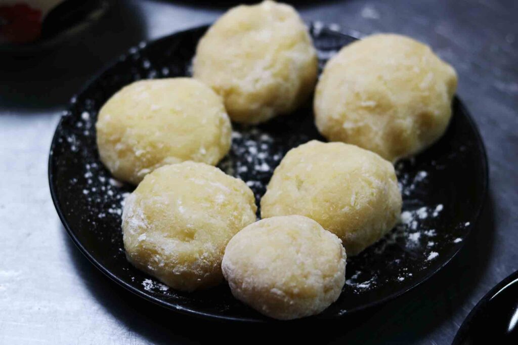 Recipe: Burmese Potato dumplings (aloo ket tha late kyaw)
